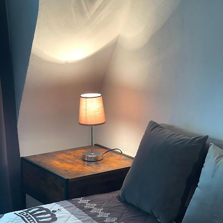 City Apartment, Ferienwohnung 3 Zkdb, Balkon, Dachgeschoss, Naehe Duesseldorf 克雷费尔德 外观 照片