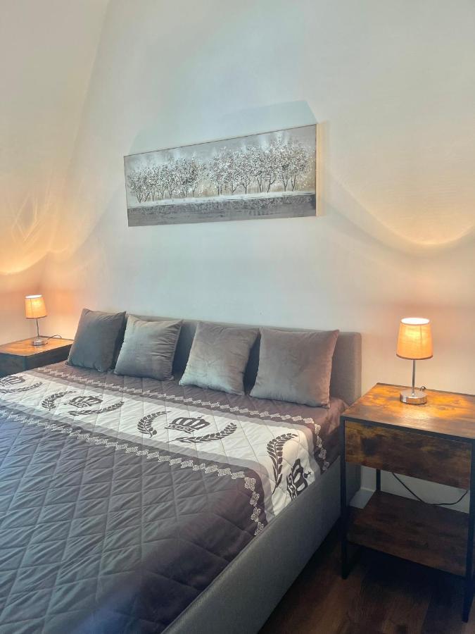 City Apartment, Ferienwohnung 3 Zkdb, Balkon, Dachgeschoss, Naehe Duesseldorf 克雷费尔德 外观 照片